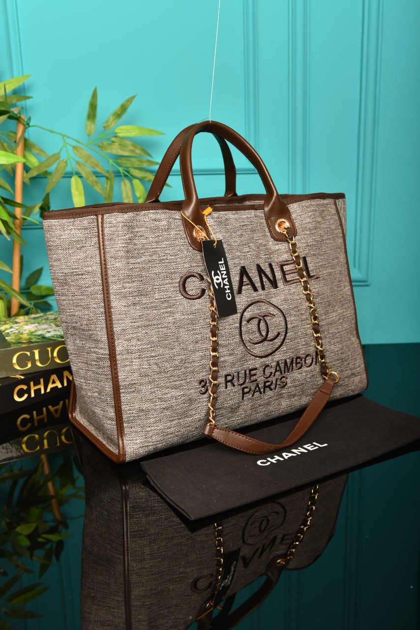 CH - 31 Rue Cambon Maxi Shopping Bag