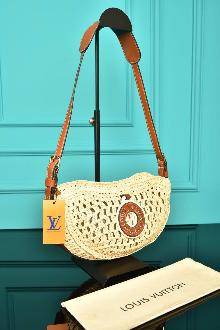 LVS - Icare in Raffia Bag