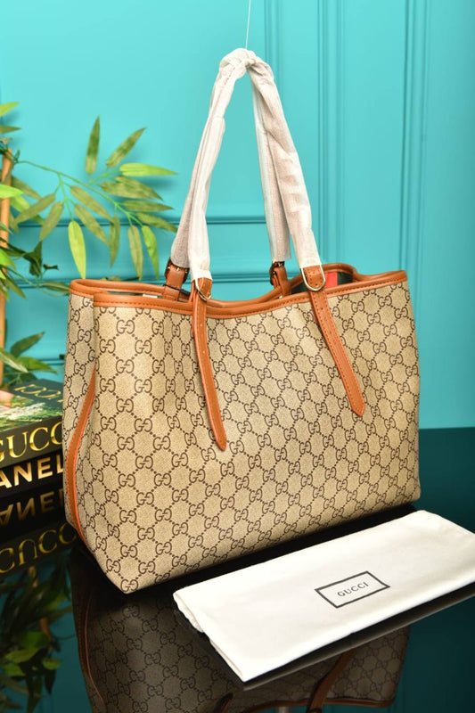 GG - Emblem Medium Tote Bag