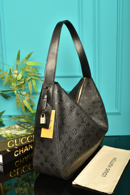 LVS - Slouchy (Black)