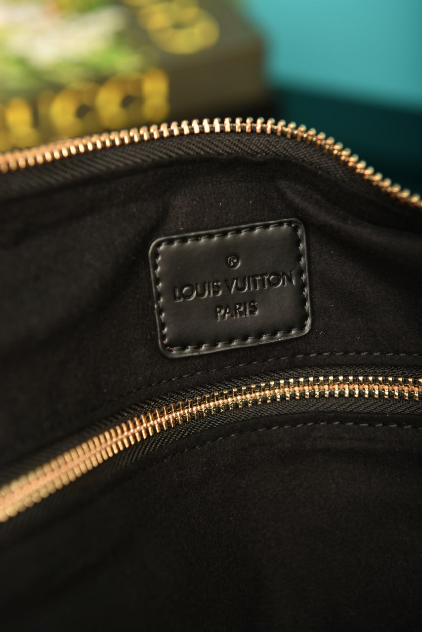 LVS - Slouchy (Black)