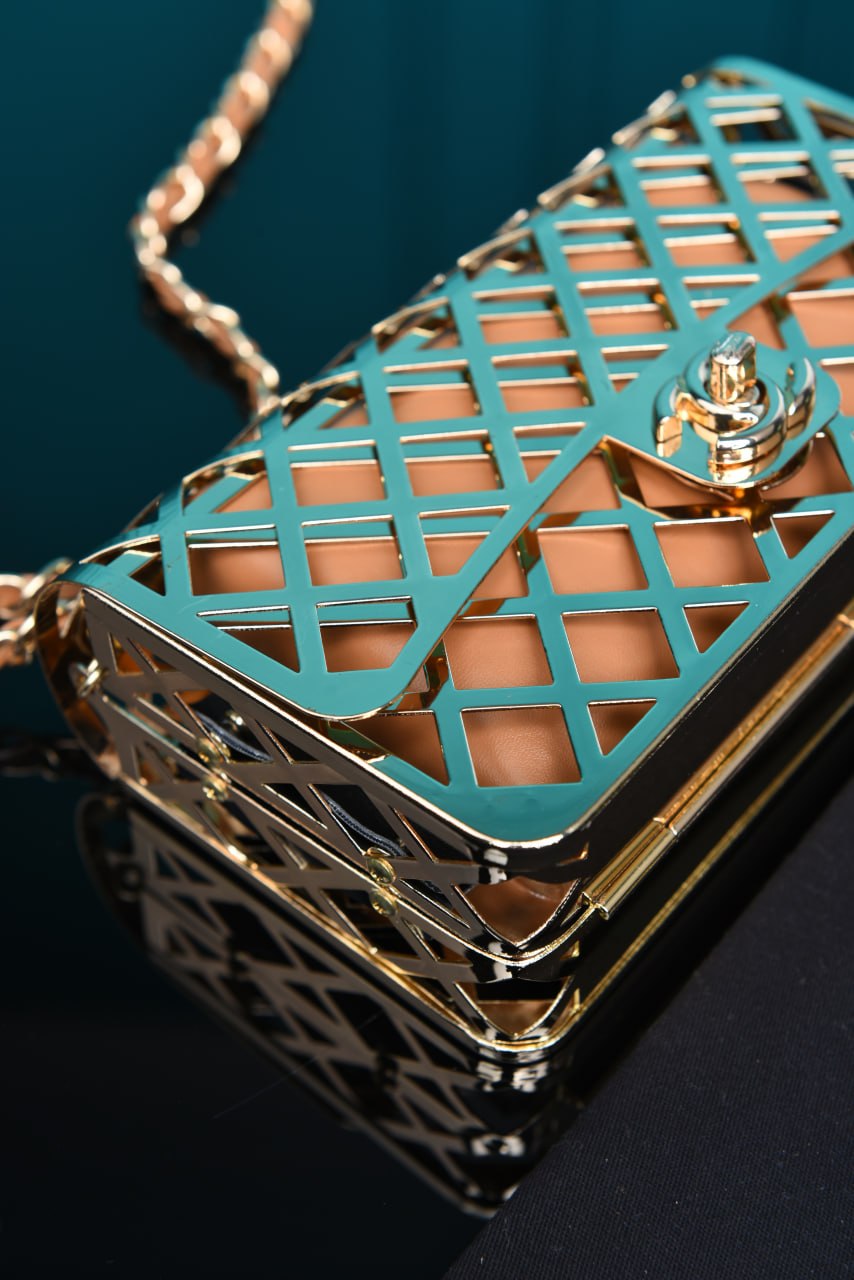 Chnl -Mini Cage Flap with Pouch