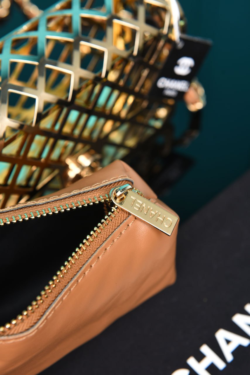 Chnl -Mini Cage Flap with Pouch