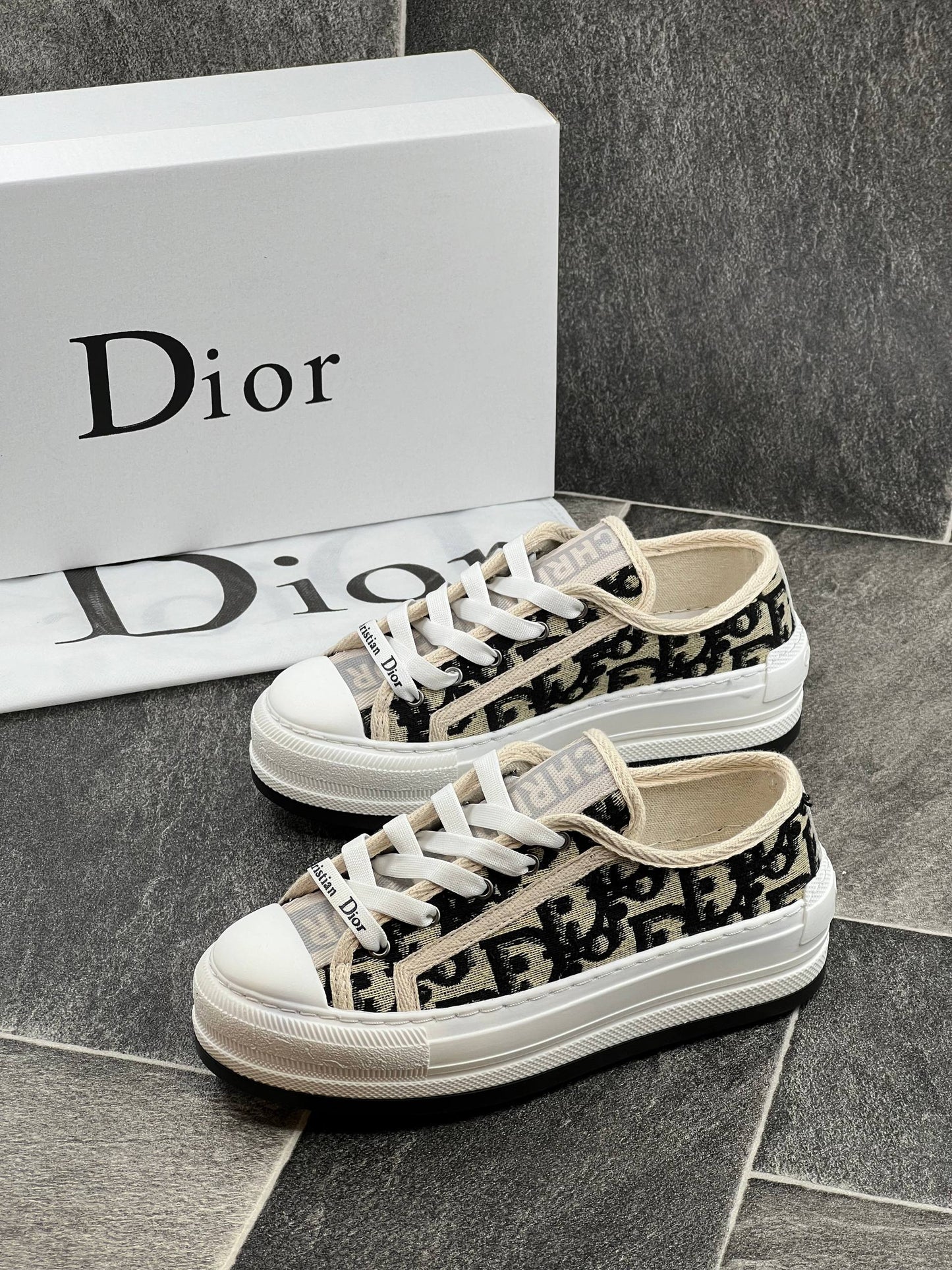 DR - Shoes