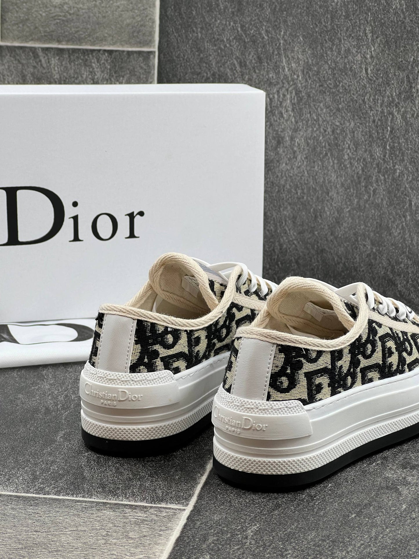 DR - Shoes