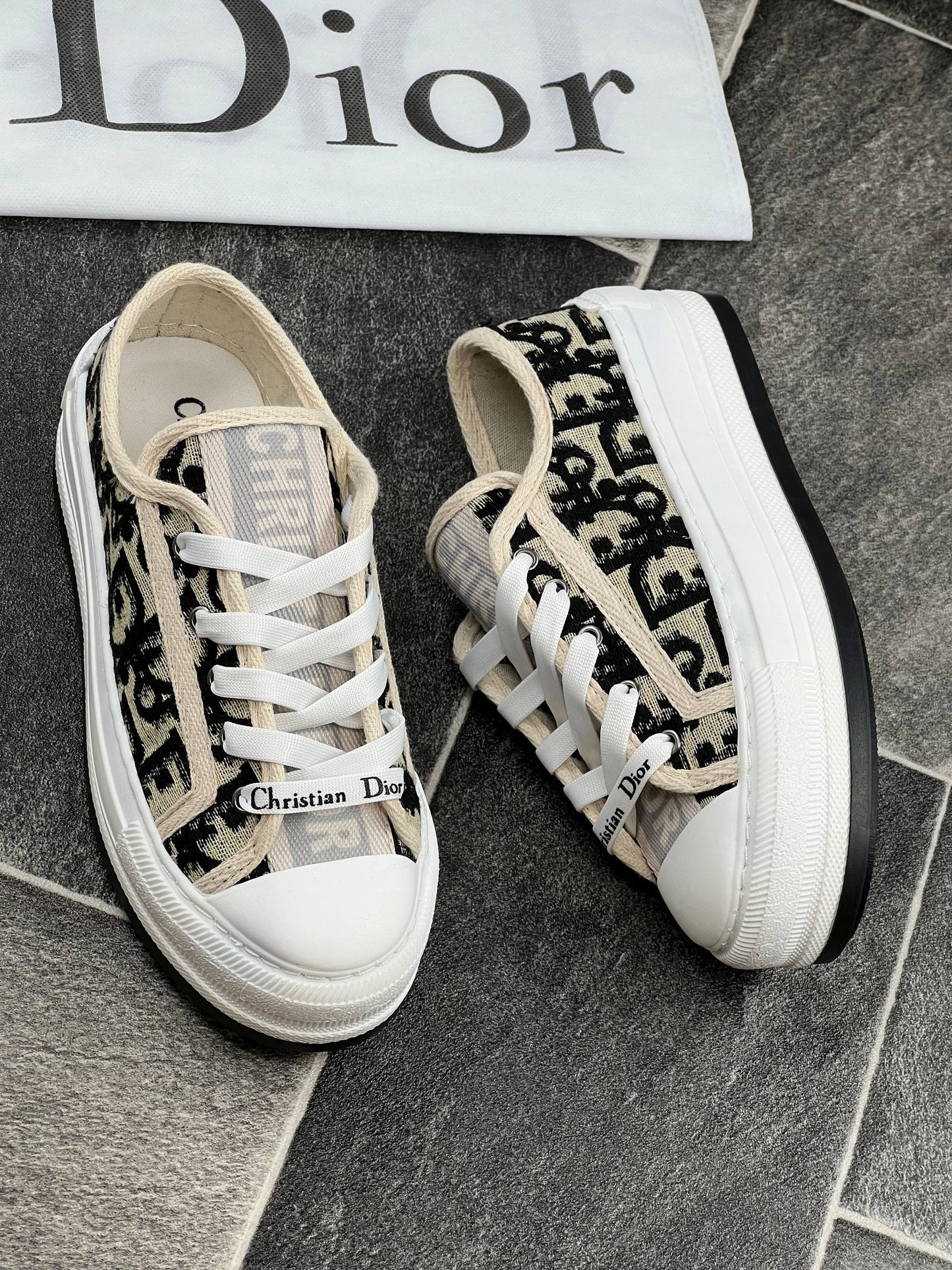 DR - Shoes