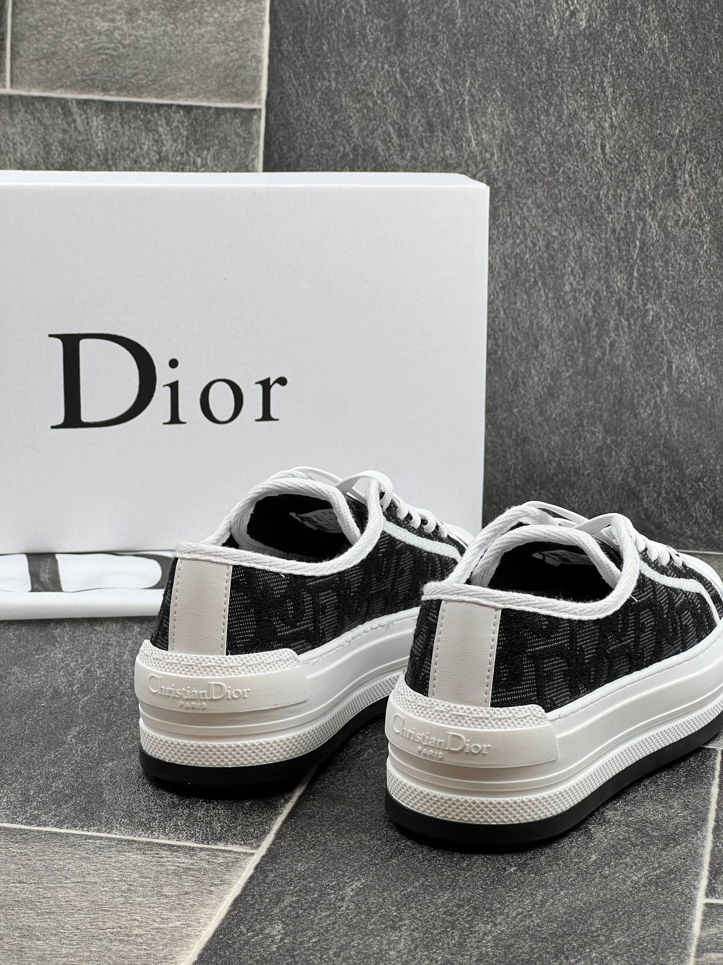 DR - Shoes