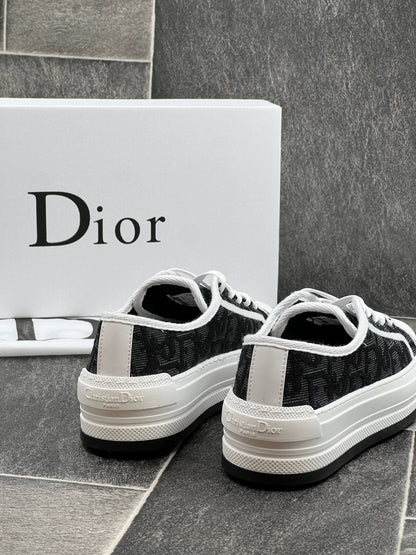 DR - Shoes