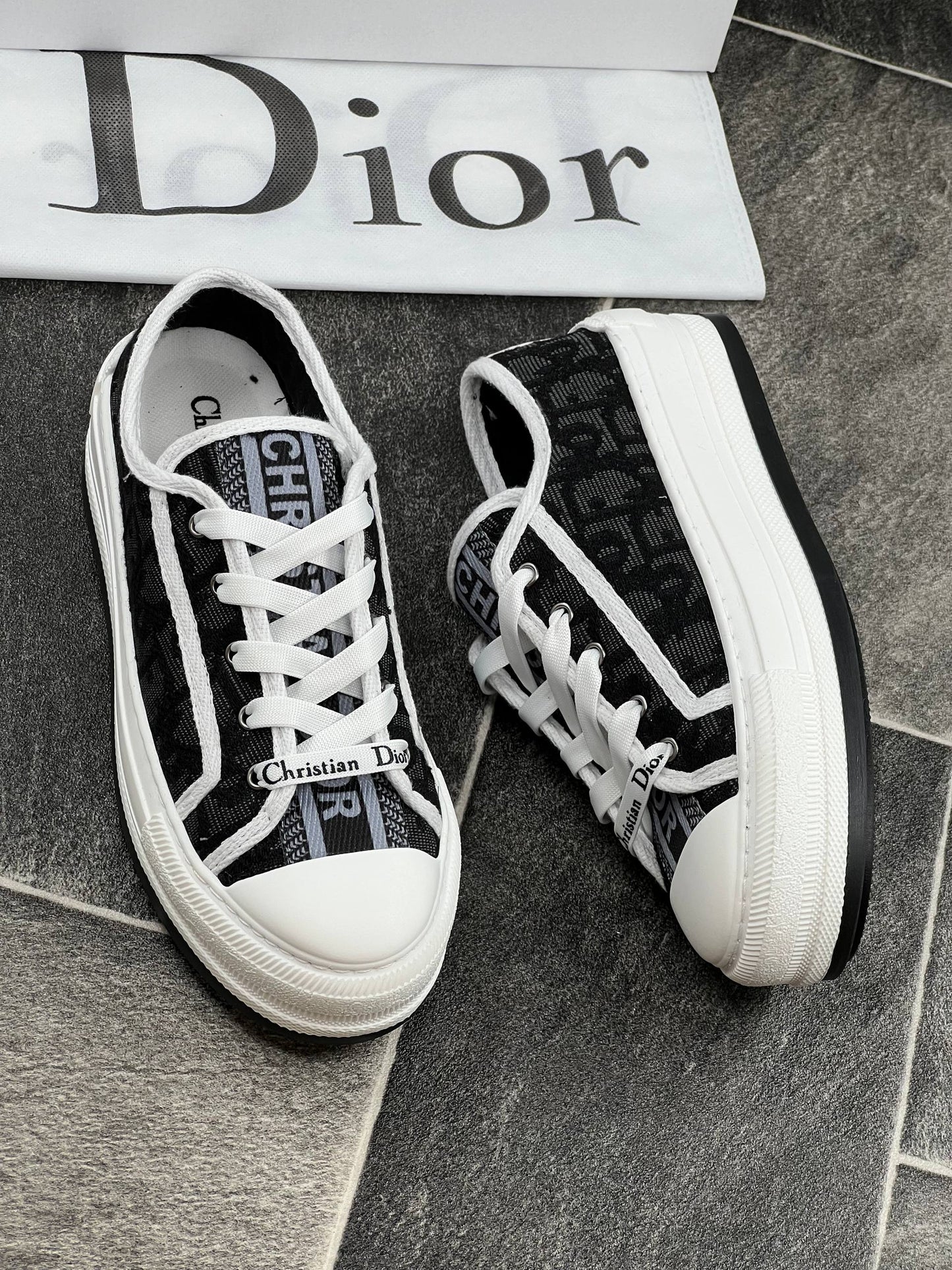 DR - Shoes