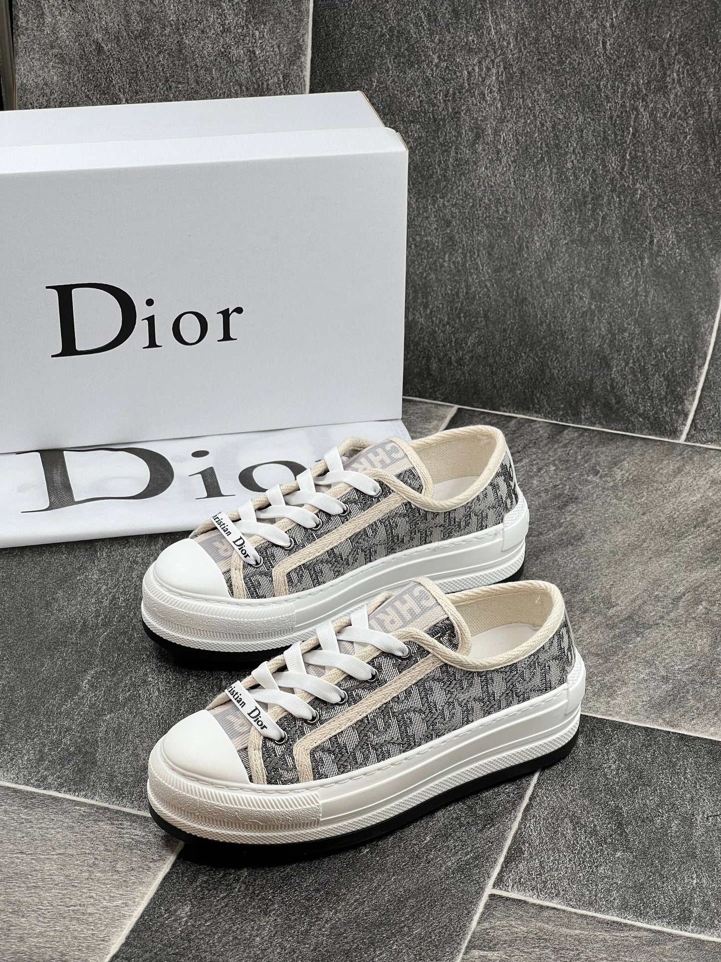 DR - Shoes
