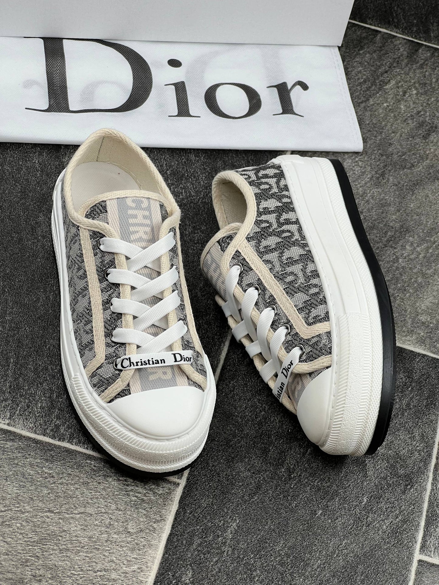 DR - Shoes
