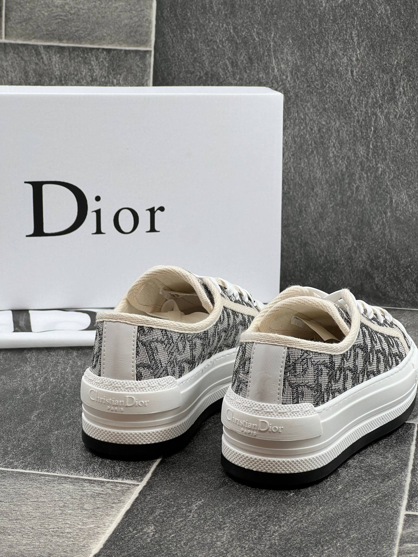 DR - Shoes