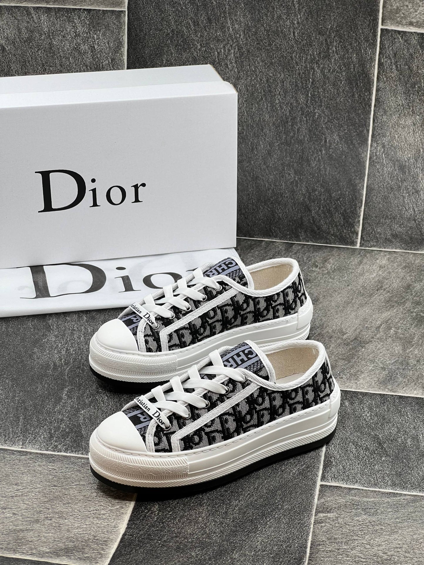 DR - Shoes