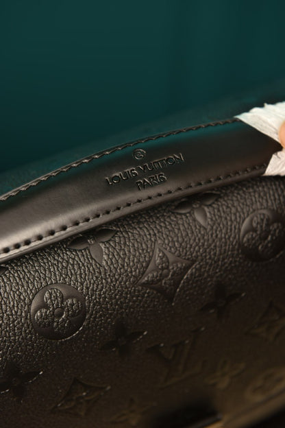 LVS - Metis Pochette (Black)