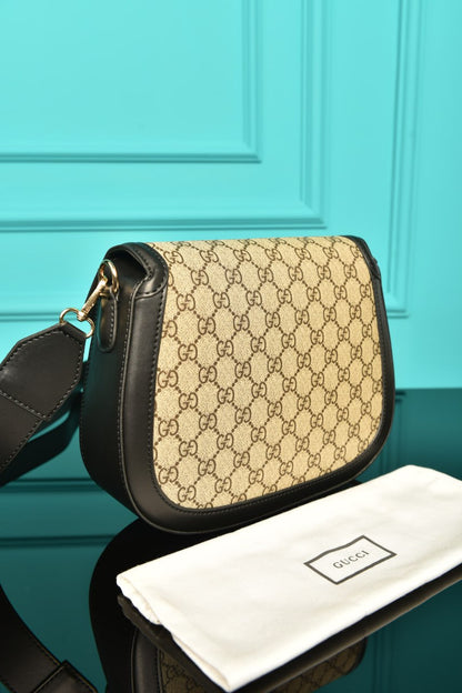 GG - Horsebit Shoulder Bag in Leather