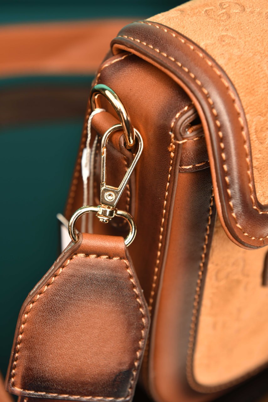 GG - Horsebit Shoulder Bag in Leather
