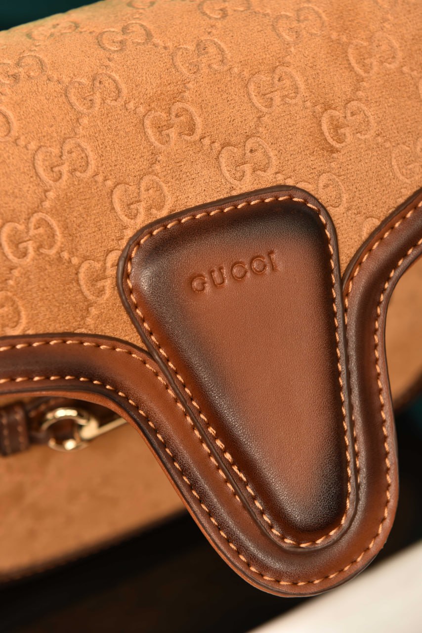 GG - Horsebit Shoulder Bag in Leather