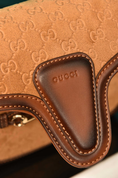 GG - Horsebit Shoulder Bag in Leather