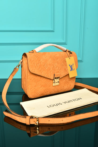 LVS - Pochette Metis Bag in Suede