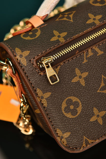 LVS- Pochette Metis East