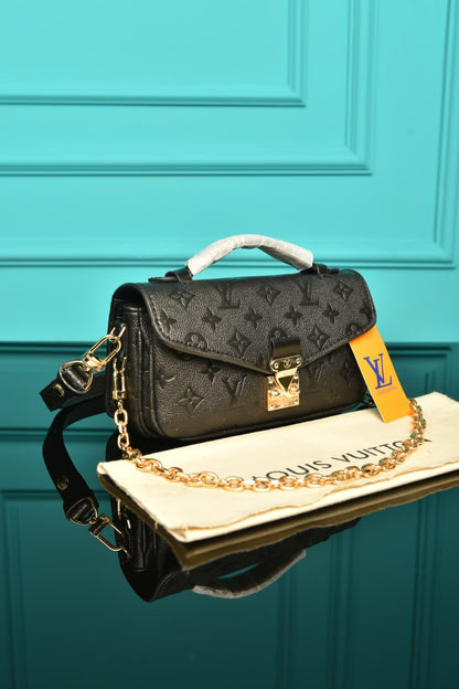 LVS- Pochette Metis East (Black)