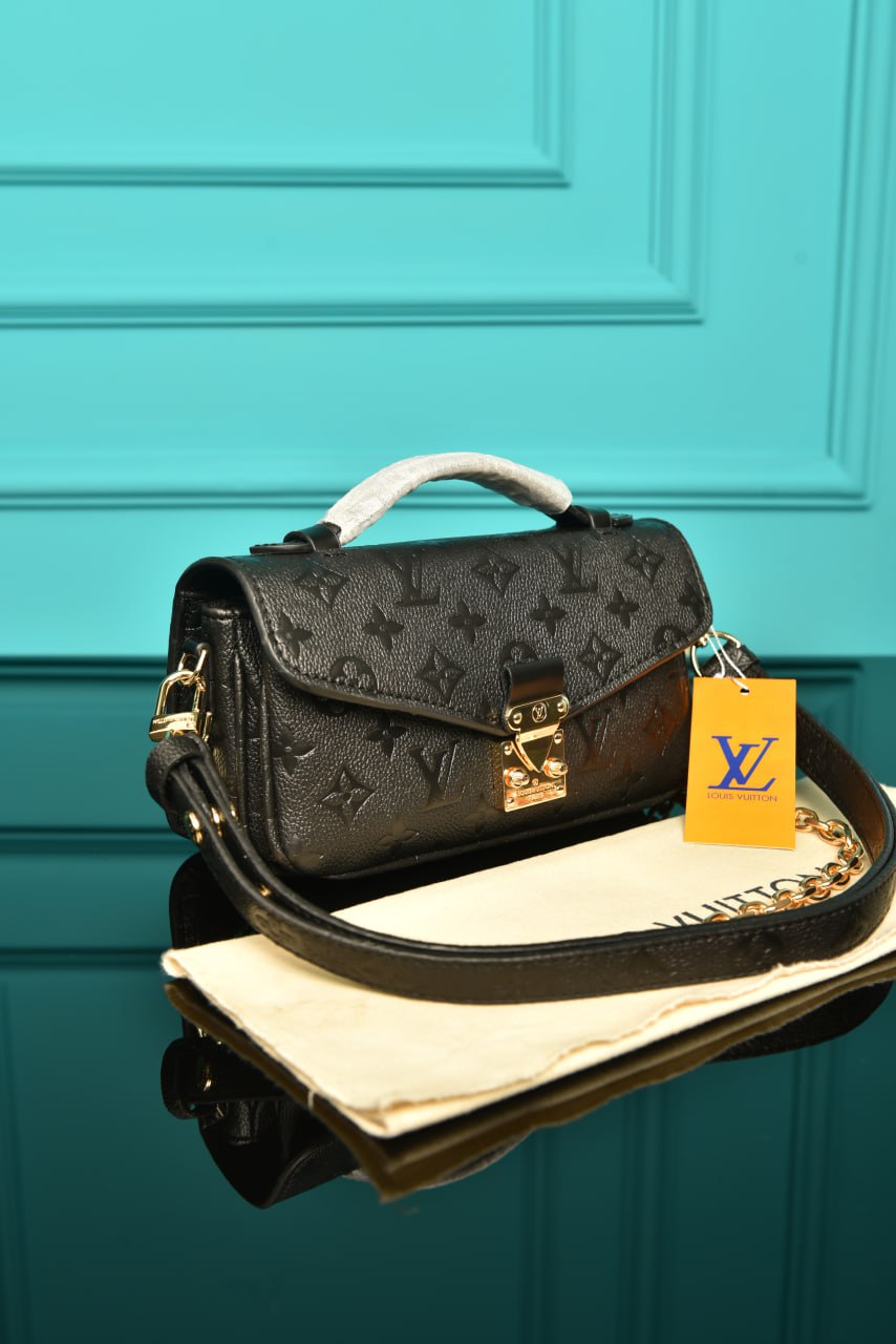 LVS- Pochette Metis East (Black)