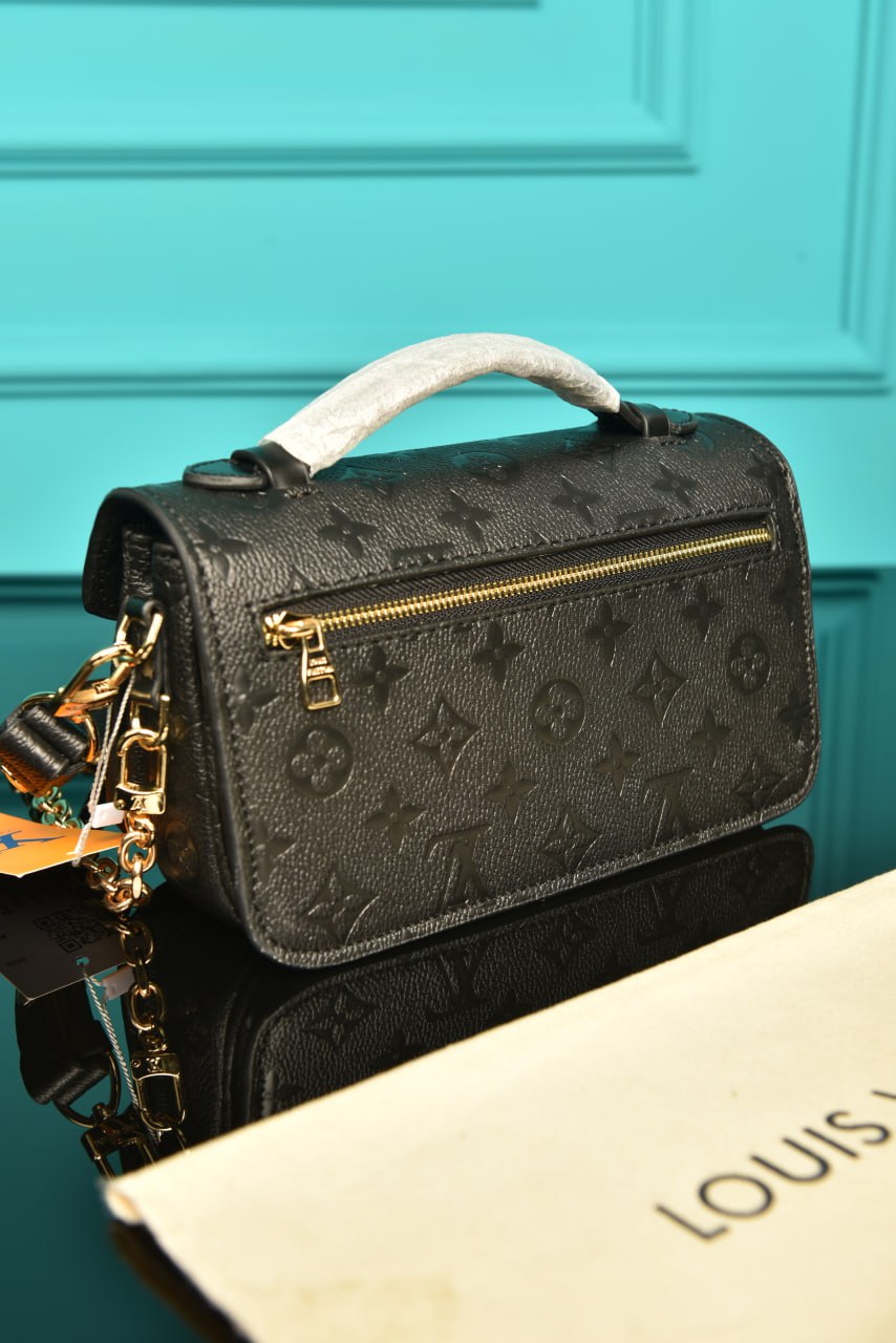 LVS- Pochette Metis East (Black)