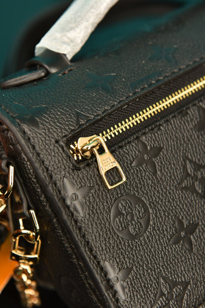 LVS- Pochette Metis East (Black)