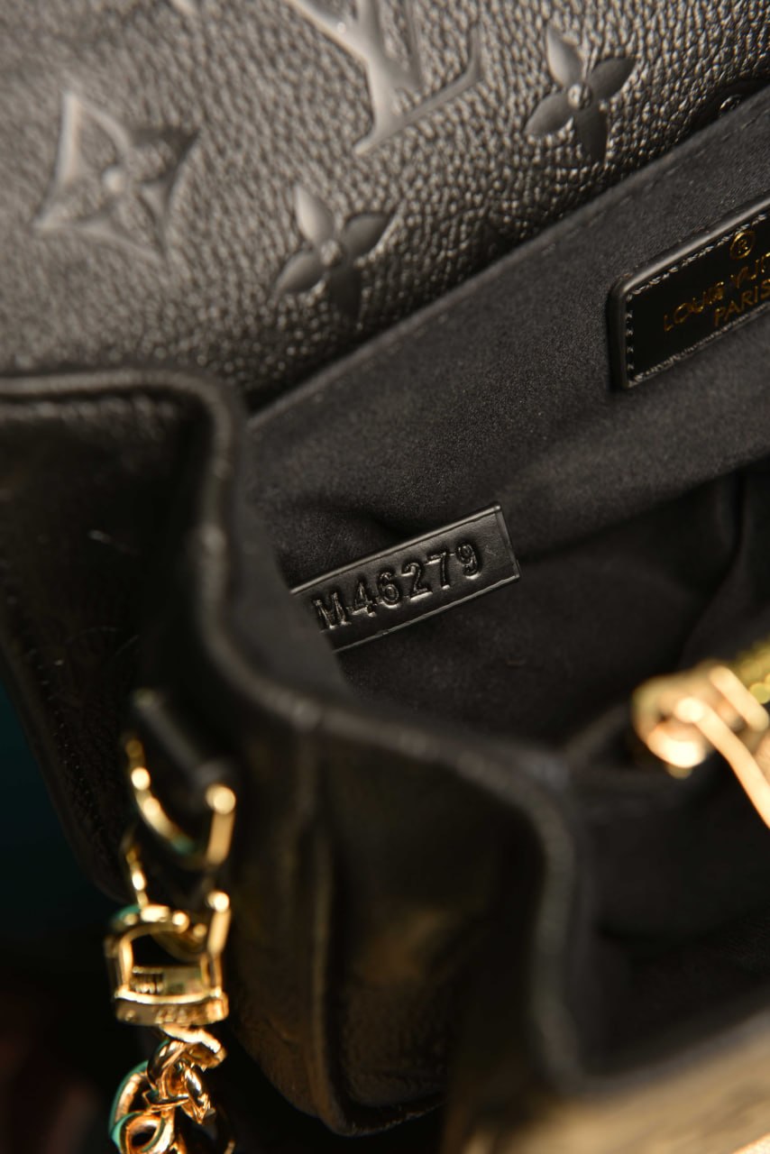 LVS- Pochette Metis East (Black)