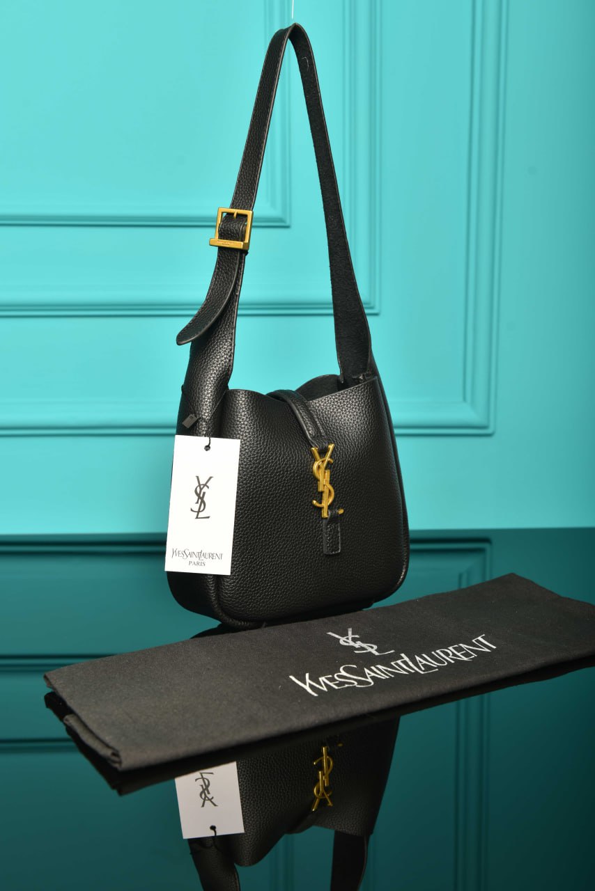 YSI - Le 5 A 7 Micro Made of Grained Leather