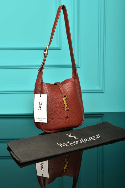 YSI - Le 5 A 7 Micro Made of Grained Leather