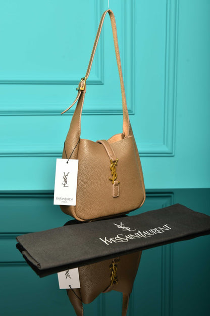 YSI - Le 5 A 7 Micro Made of Grained Leather