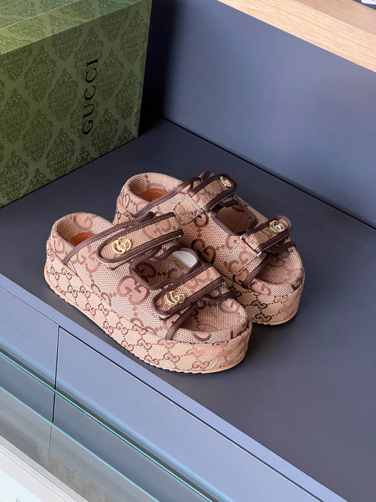 GG -Sandals