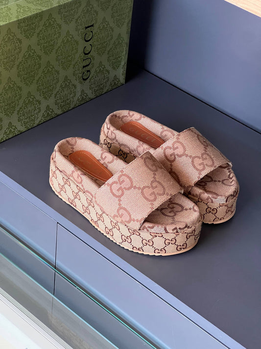 GG -Sandals