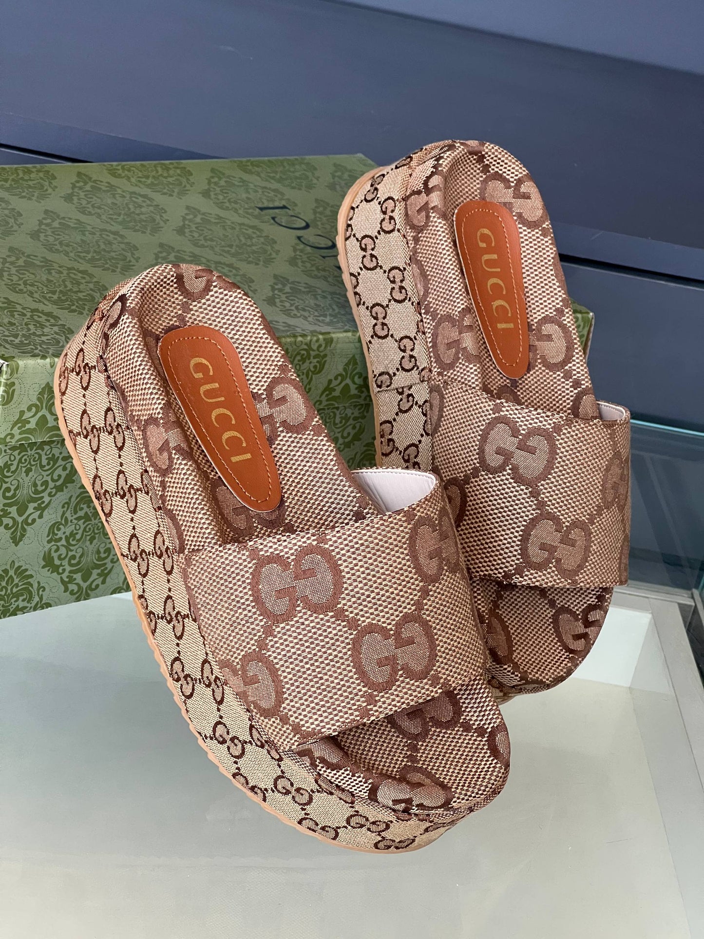 GG - Slippers
