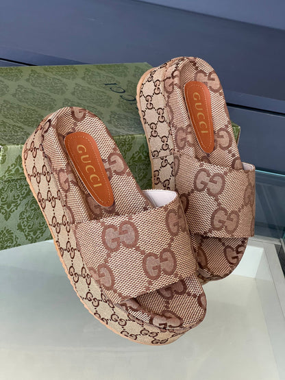 GG - Slippers
