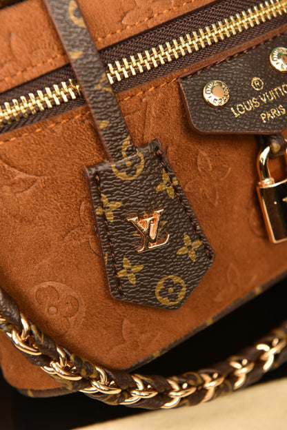 LVS - Vanity Chain Pouch in Suede