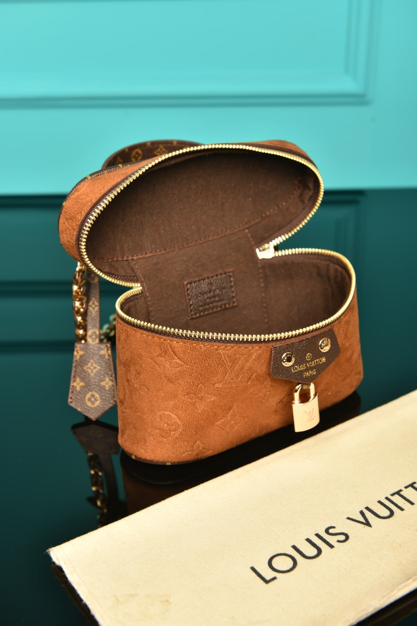 LVS - Vanity Chain Pouch in Suede