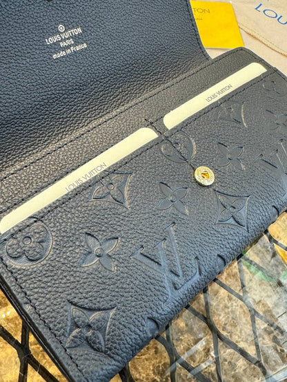 L - Leather Sarah Wallet (Black)