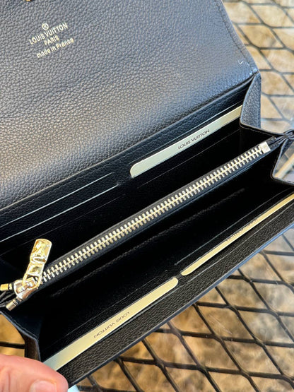 L - Leather Sarah Wallet (Black)