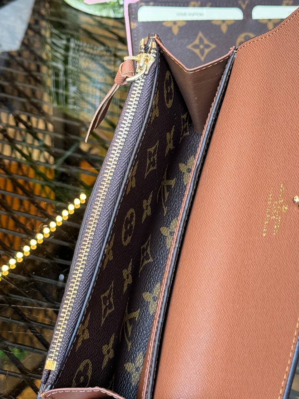 L - Leather Wallet (Gry)