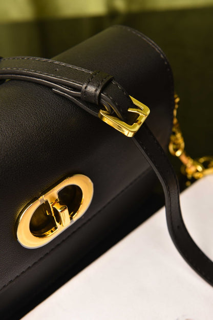 DI0r -  30 Montaigne Avenue