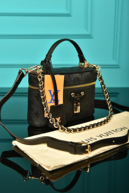 LVS - Vanity Chain Pouch (Black)
