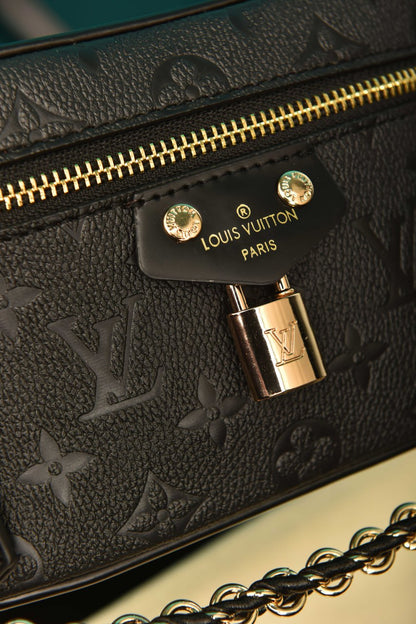 LVS - Vanity Chain Pouch (Black)