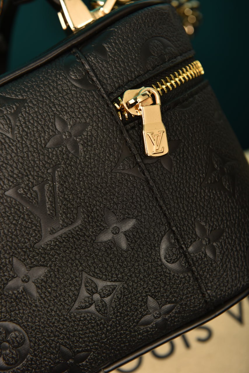 LVS - Vanity Chain Pouch (Black)