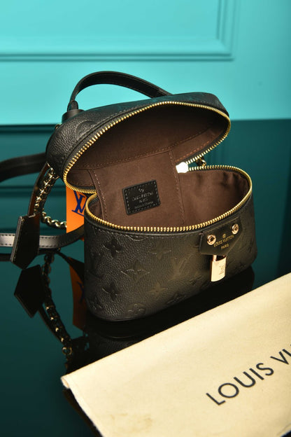 LVS - Vanity Chain Pouch (Black)