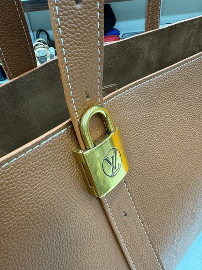 LVS- Low Key Cabas MM