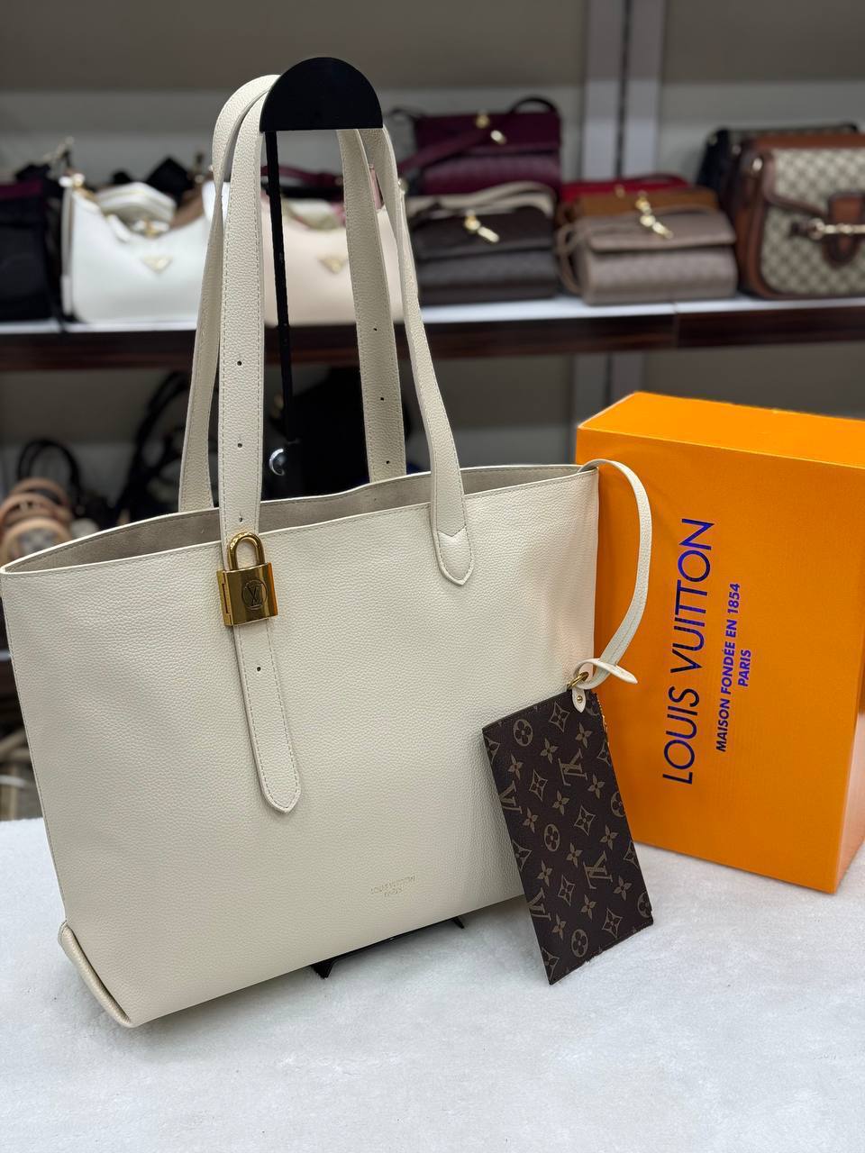 LVS- Low Key Cabas MM