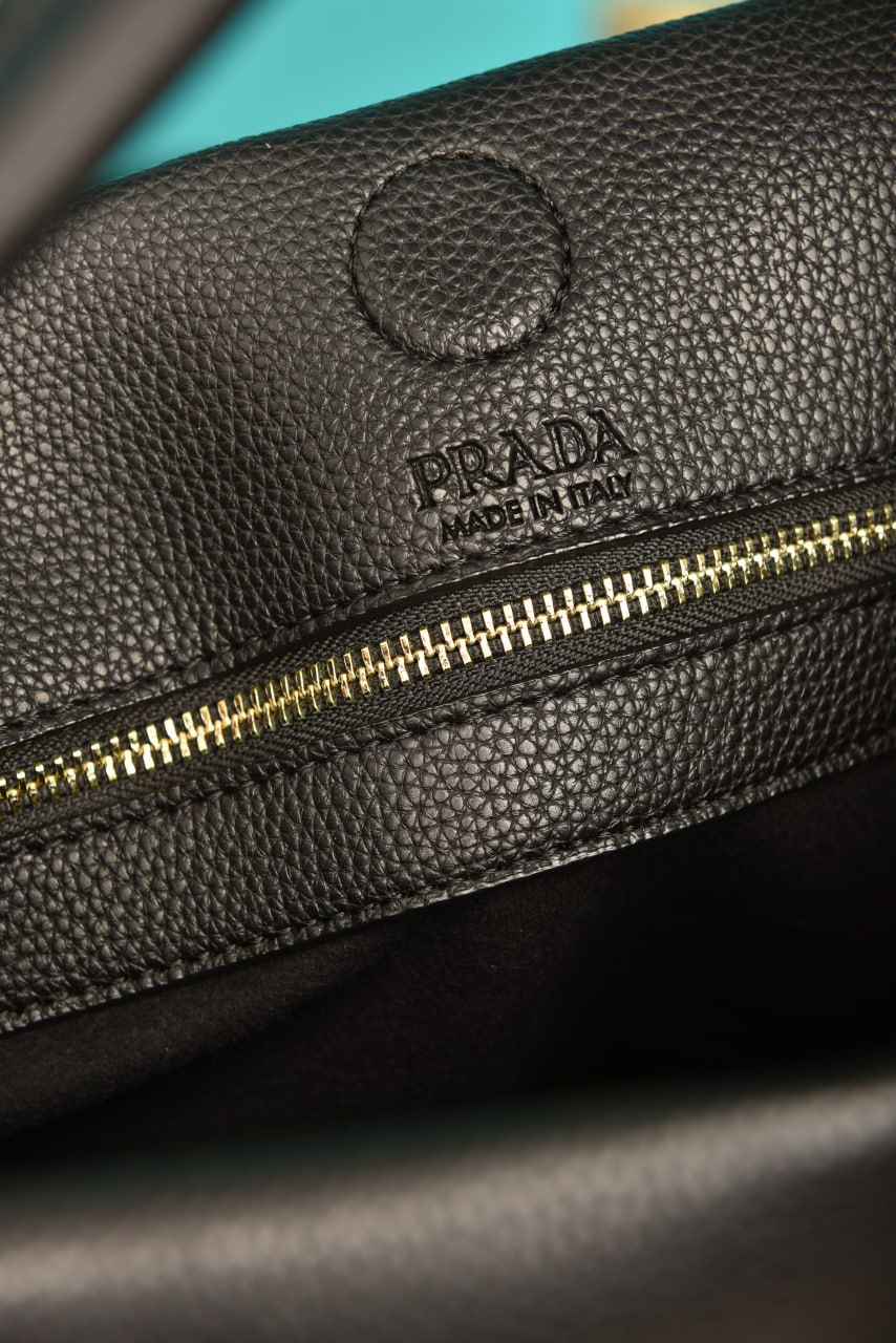 PRD - Large Leather Shoulder Bag
