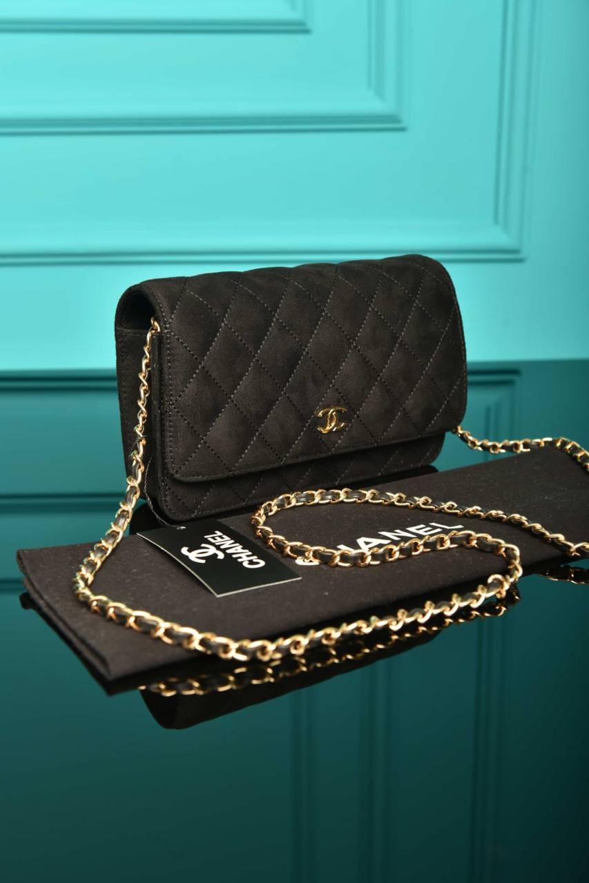 CH - Classic Wallet on Chain (Suede)